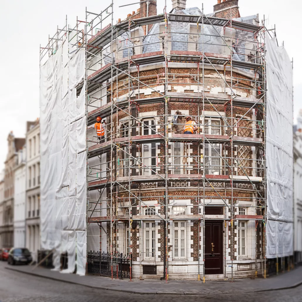Rénover la façade d’une maison de caractère ou classée à Bruxelles : ce qu’il faut savoir